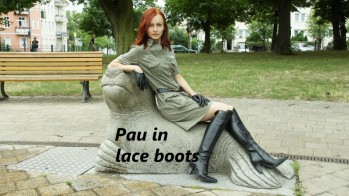 Pau in lace boots