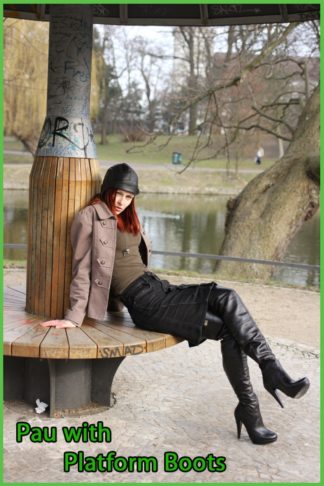 PAU WITH PLATEAU BOOTS